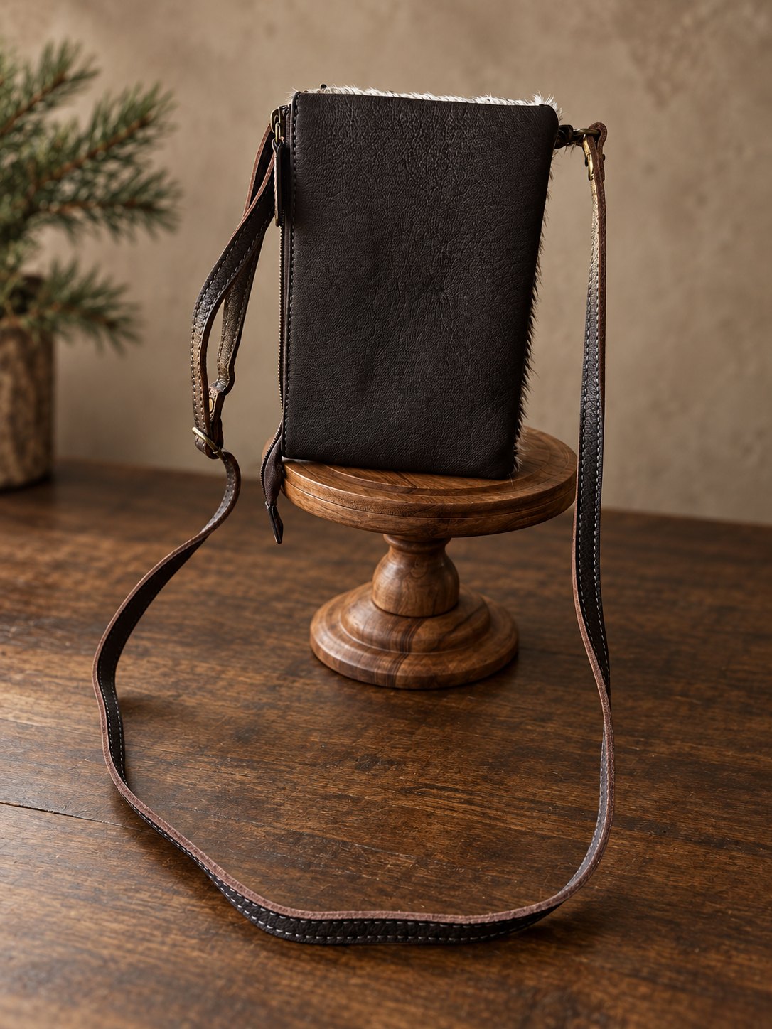 Prairie Floral Cowhide Crossbody (Saddle Brown, Tan)